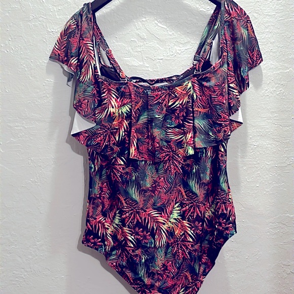 🆕 Women’s Tropical Island Full One Piece Coverage Bodysuit - Size 22 NWT - Picture 1 of 3